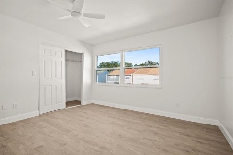 Townhouse in Largo, Florida 2 bedrooms, 97.36 sq.m. № 2123592 - photo 17