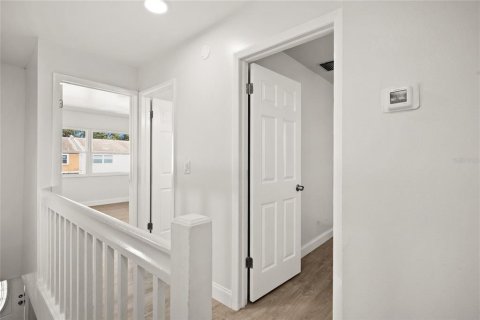 Townhouse in Largo, Florida 2 bedrooms, 97.36 sq.m. № 2123592 - photo 19