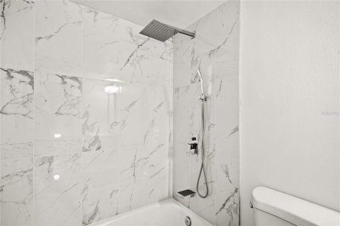 Townhouse in Largo, Florida 2 bedrooms, 97.36 sq.m. № 2123592 - photo 15