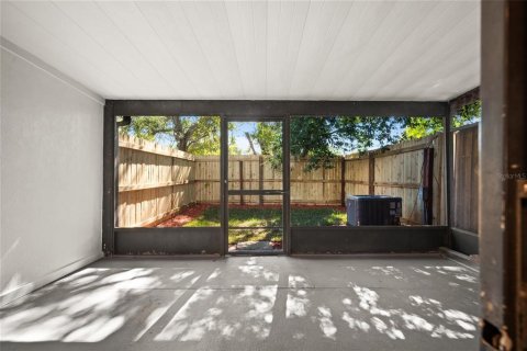 Townhouse in Largo, Florida 2 bedrooms, 97.36 sq.m. № 2123592 - photo 22