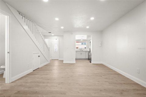 Townhouse in Largo, Florida 2 bedrooms, 97.36 sq.m. № 2123592 - photo 6