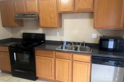 Townhouse in Gainesville, Florida 3 bedrooms, 139.35 sq.m. № 1835238 - photo 7