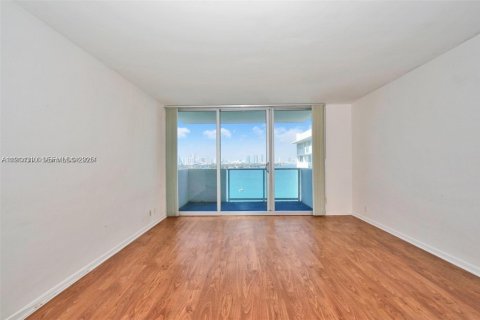 Condominio en venta en Miami Beach, Florida, 1 dormitorio, 77.76 m2 № 2189443 - foto 2