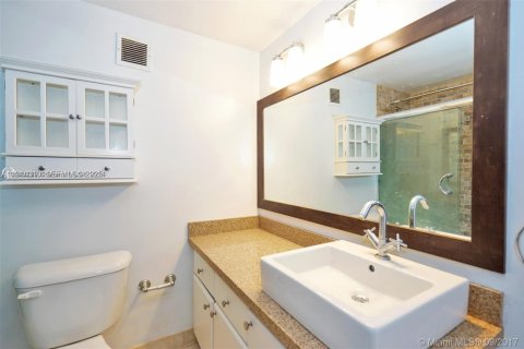Condominio en venta en Miami Beach, Florida, 1 dormitorio, 77.76 m2 № 2189443 - foto 10