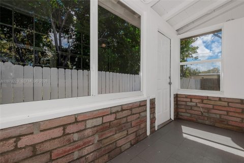 Apartamento en alquiler en Hollywood, Florida, 2 dormitorios, 78.97 m2 № 2046284 - foto 15