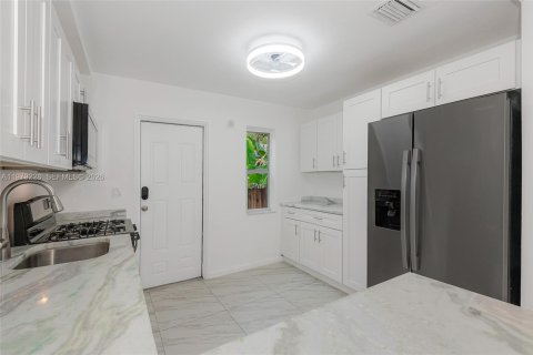 Apartamento en Hollywood, Florida 2 dormitorios, 78.97 m2 № 2046284
