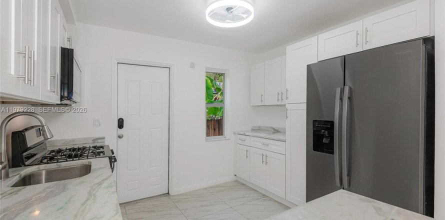 Apartamento en Hollywood, Florida 2 dormitorios, 78.97 m2 № 2046284