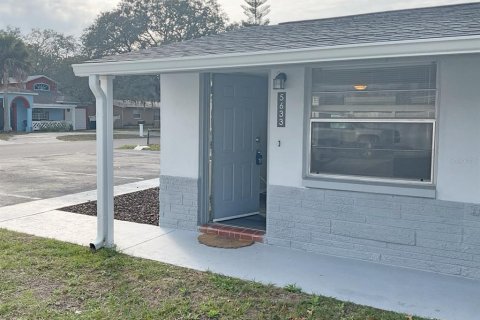 Apartamento en alquiler en Holiday, Florida, 1 dormitorio, 55.74 m2 № 1906476 - foto 1