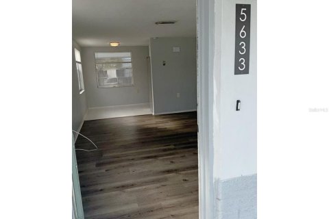 Apartamento en alquiler en Holiday, Florida, 1 dormitorio, 55.74 m2 № 1906476 - foto 3