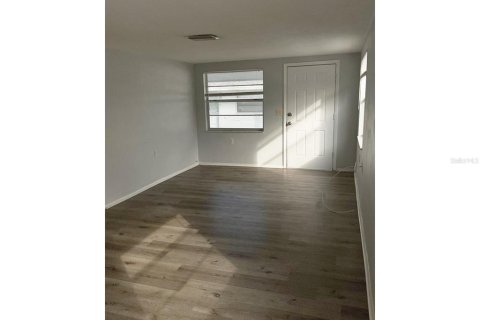 Apartamento en alquiler en Holiday, Florida, 1 dormitorio, 55.74 m2 № 1906476 - foto 6