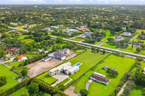 Villa ou maison à vendre à Southwest Ranches, Floride: 6 chambres № 2015502 - photo 4