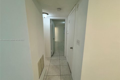 Condo in Hollywood, Florida, 2 bedrooms № 1957080 - photo 7