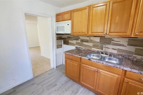 House in Gainesville, Florida 2 bedrooms, 89.93 sq.m. № 2220617 - photo 12