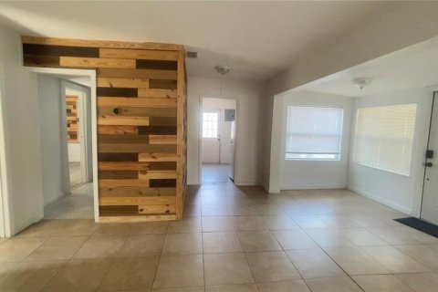 House in Gainesville, Florida 2 bedrooms, 89.93 sq.m. № 2220617 - photo 8