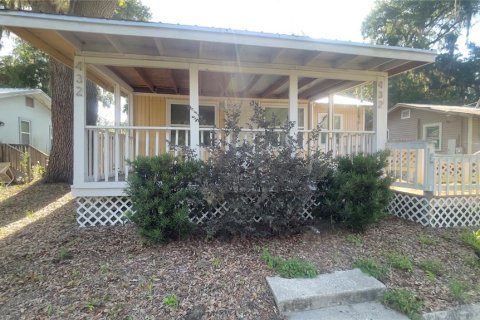 House in Gainesville, Florida 2 bedrooms, 89.93 sq.m. № 2220617