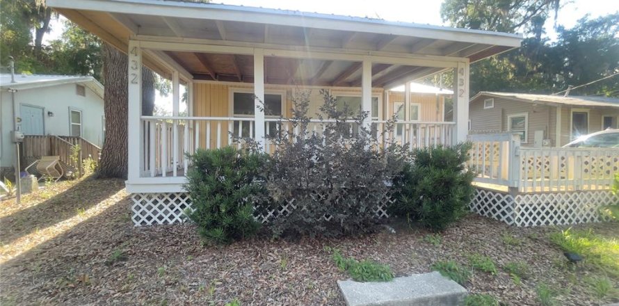 House in Gainesville, Florida 2 bedrooms, 89.93 sq.m. № 2220617