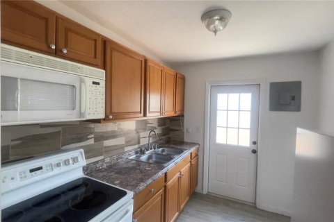 House in Gainesville, Florida 2 bedrooms, 89.93 sq.m. № 2220617 - photo 11