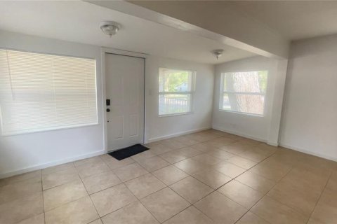 House in Gainesville, Florida 2 bedrooms, 89.93 sq.m. № 2220617 - photo 5