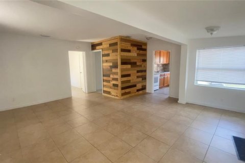House in Gainesville, Florida 2 bedrooms, 89.93 sq.m. № 2220617 - photo 6