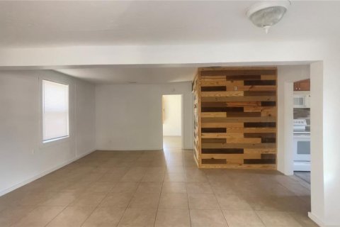 House in Gainesville, Florida 2 bedrooms, 89.93 sq.m. № 2220617 - photo 3