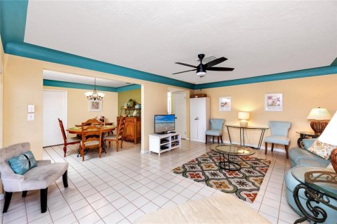 Villa ou maison à vendre à Saint Petersburg, Floride: 3 chambres, 181.72 m2 № 1765192 - photo 10
