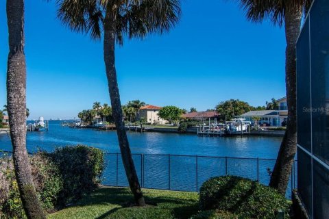 Villa ou maison à vendre à Saint Petersburg, Floride: 3 chambres, 181.72 m2 № 1765192 - photo 4