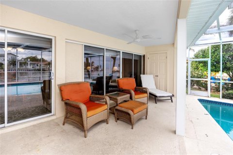 Villa ou maison à vendre à Saint Petersburg, Floride: 3 chambres, 181.72 m2 № 1765192 - photo 23