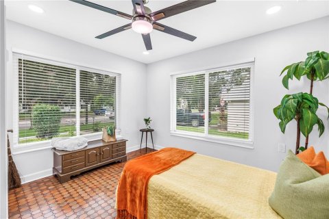Casa en venta en Saint Petersburg, Florida, 5 dormitorios, 193.61 m2 № 1918072 - foto 7