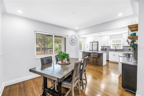 Casa en venta en Saint Petersburg, Florida, 5 dormitorios, 193.61 m2 № 1918072 - foto 17