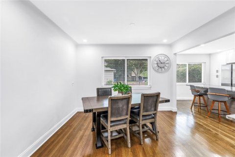 Casa en venta en Saint Petersburg, Florida, 5 dormitorios, 193.61 m2 № 1918072 - foto 18