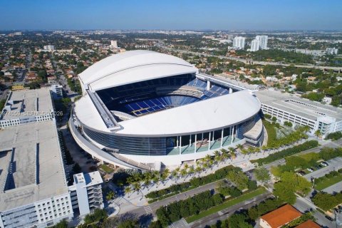 Villa ou maison à vendre à Miami, Floride: 6 chambres, 223.34 m2 № 2033713 - photo 18