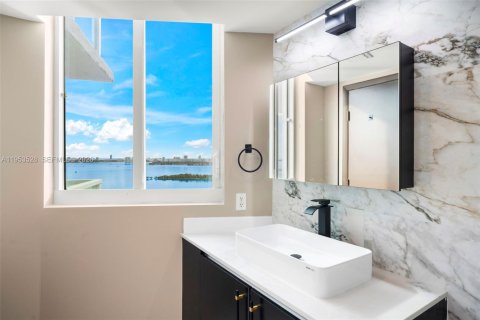 Copropriété à louer à Miami, Floride: 1 chambre, 87.51 m2 № 2008249 - photo 11