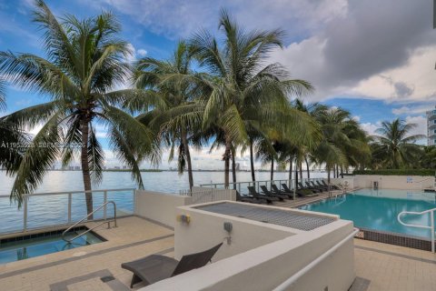 Copropriété à louer à Miami, Floride: 1 chambre, 87.51 m2 № 2008249 - photo 16