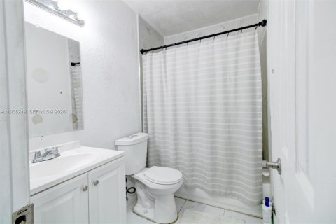 Villa ou maison à vendre à Miami, Floride: 3 chambres, 128.21 m2 № 1995836 - photo 8