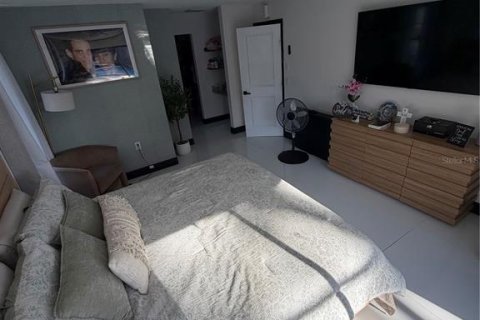 House in Spring Hill, Florida 3 bedrooms, 176.89 sq.m. № 2427378 - photo 25