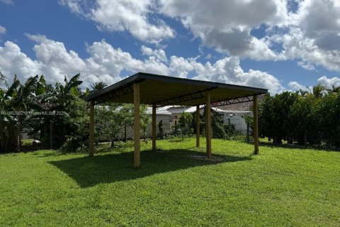 Commercial property in Homestead, Florida № 1891318 - photo 2