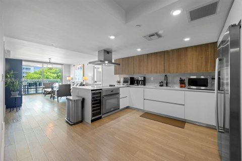 Снять в аренду кондоминиум в Бей-Харбор-Айлендс, Флорида 2 спальни, 118.73м2, № 2029722 - фото 6