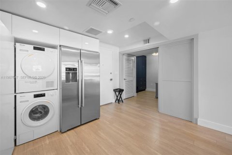 Снять в аренду кондоминиум в Бей-Харбор-Айлендс, Флорида 2 спальни, 118.73м2, № 2029722 - фото 5