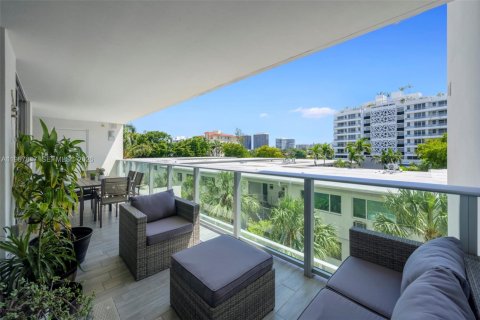 Снять в аренду кондоминиум в Бей-Харбор-Айлендс, Флорида 2 спальни, 118.73м2, № 2029722 - фото 18