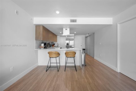 Снять в аренду кондоминиум в Бей-Харбор-Айлендс, Флорида 2 спальни, 118.73м2, № 2029722 - фото 4