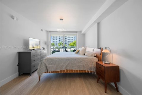 Снять в аренду кондоминиум в Бей-Харбор-Айлендс, Флорида 2 спальни, 118.73м2, № 2029722 - фото 7