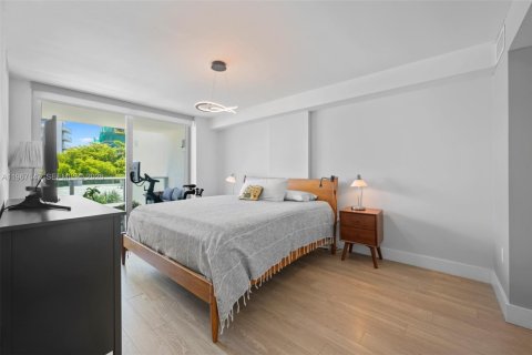 Снять в аренду кондоминиум в Бей-Харбор-Айлендс, Флорида 2 спальни, 118.73м2, № 2029722 - фото 8