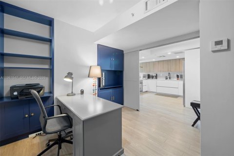 Снять в аренду кондоминиум в Бей-Харбор-Айлендс, Флорида 2 спальни, 118.73м2, № 2029722 - фото 16