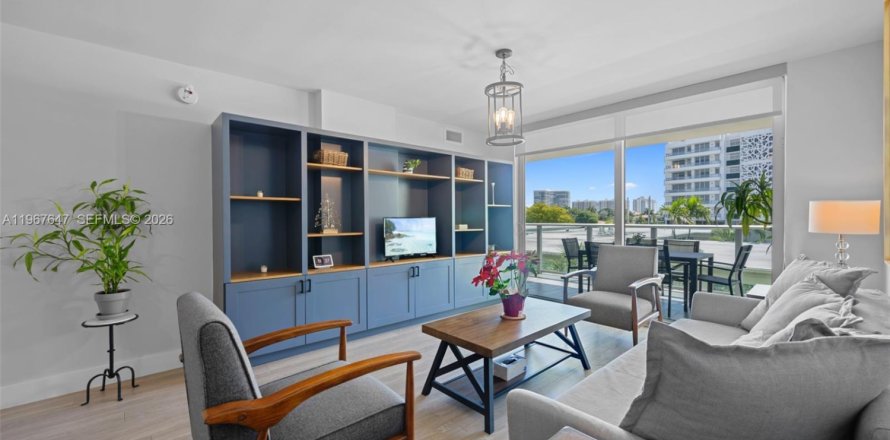 Кондоминиум с 2 спальнями в Бей-Харбор-Айлендс, Флорида № 2029722