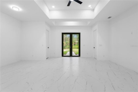 House in Port Charlotte, Florida 3 bedrooms, 159.33 sq.m. № 2215399 - photo 24