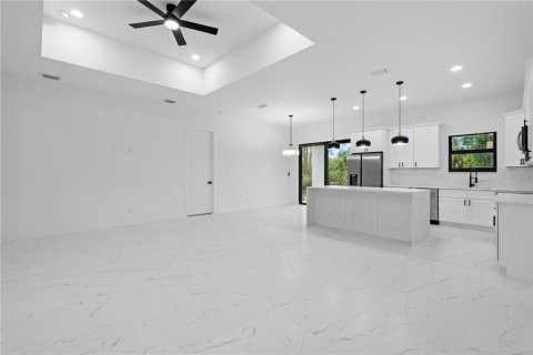 House in Port Charlotte, Florida 3 bedrooms, 159.33 sq.m. № 2215399 - photo 26