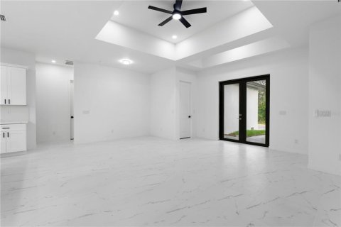 House in Port Charlotte, Florida 3 bedrooms, 159.33 sq.m. № 2215399 - photo 25