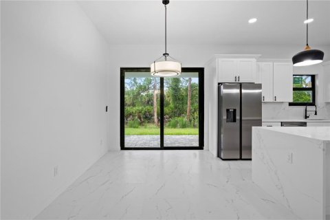 House in Port Charlotte, Florida 3 bedrooms, 159.33 sq.m. № 2215399 - photo 27
