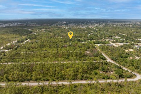 House in Port Charlotte, Florida 3 bedrooms, 159.33 sq.m. № 2215399 - photo 6