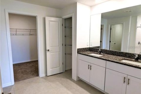 House in Wesley Chapel, Florida 4 bedrooms, 180.14 sq.m. № 1879645 - photo 22